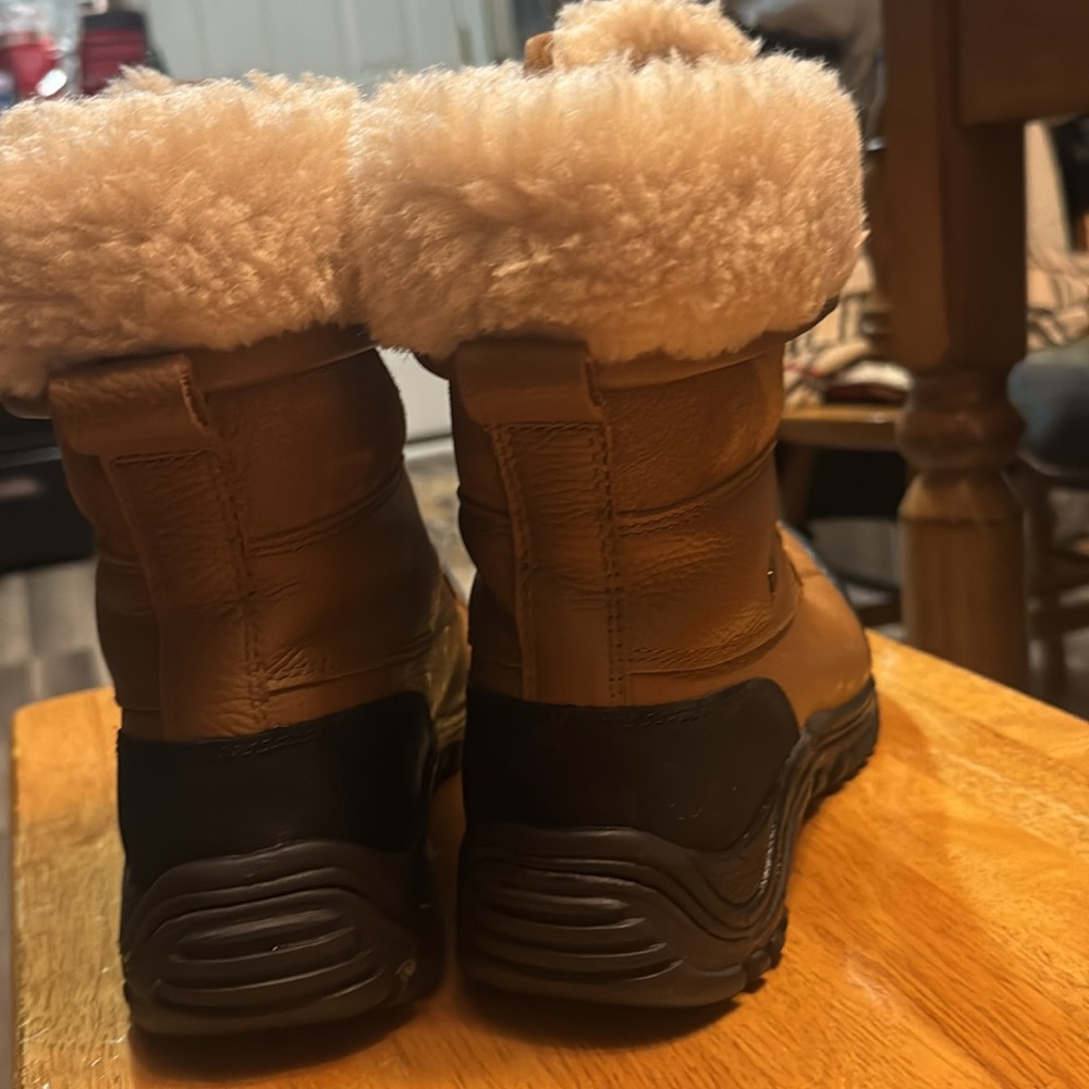 Ugg Boots - image 5